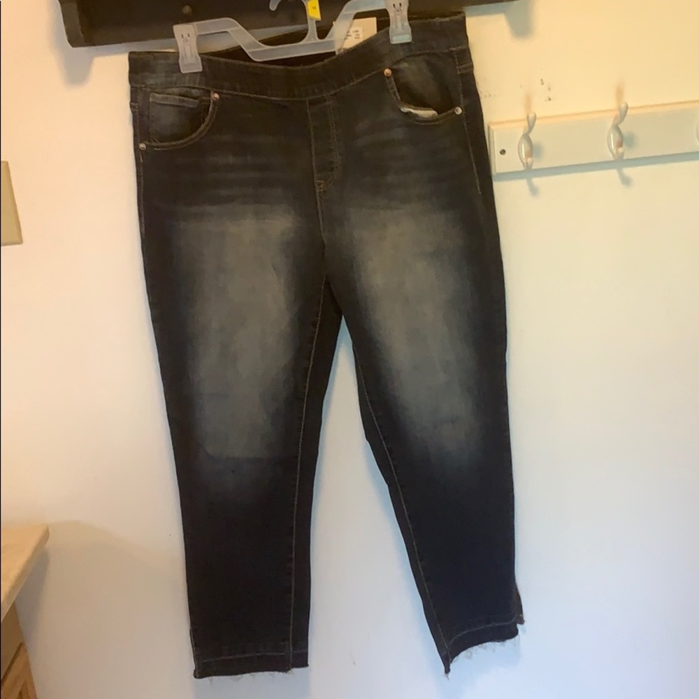 NWT Maurices crop pants